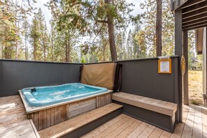 Baignoire à remous extérieure