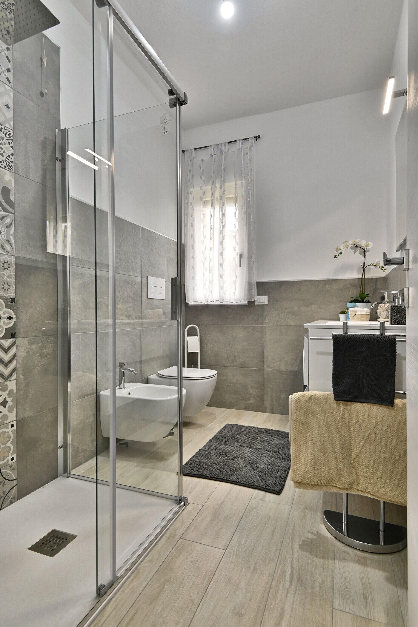 Douche, serviettes fournies