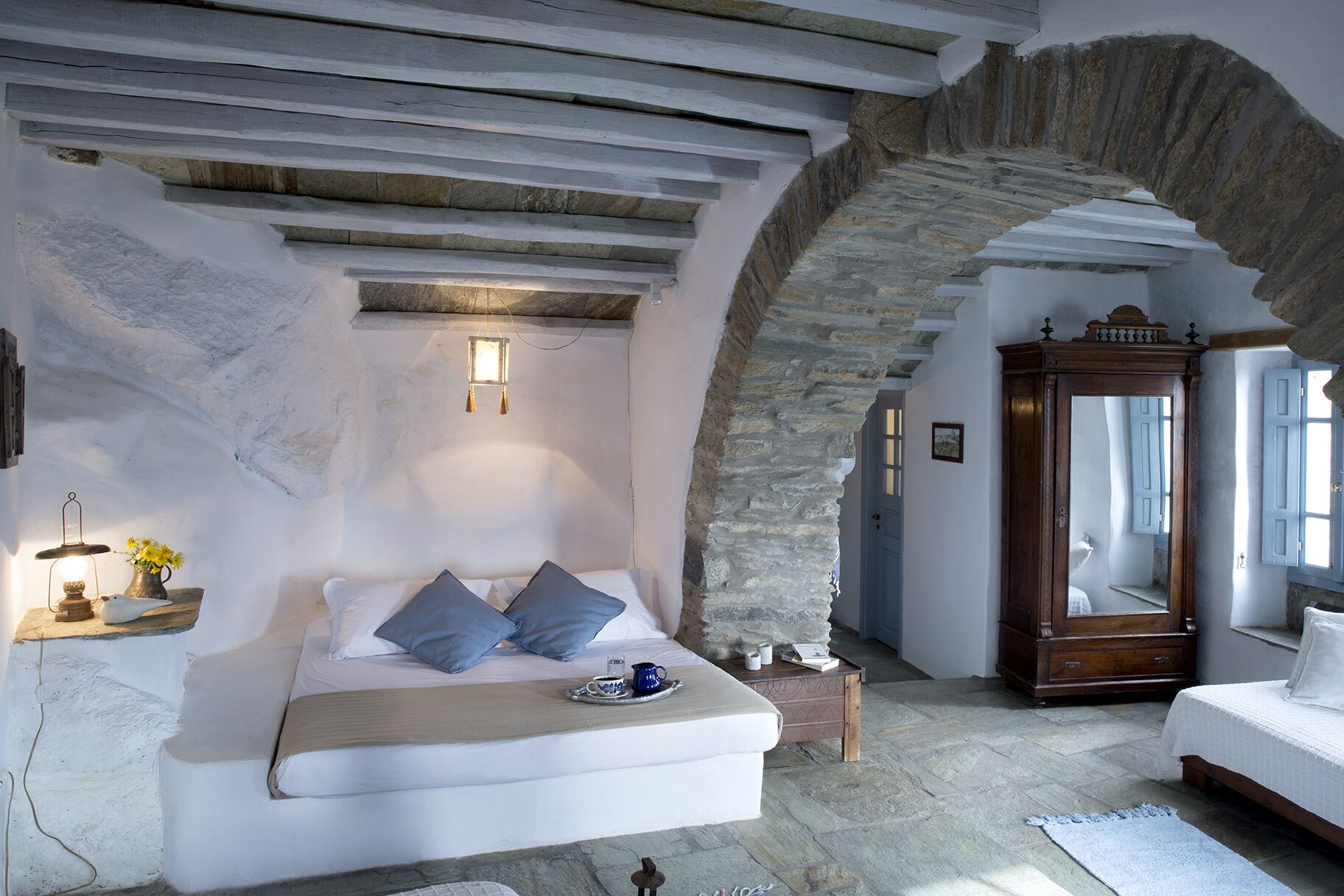 3 عدّة غرف نوم وواي فاي وملاءات أسرّة