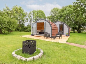 Cottage | Interior - Meadow Lodge @ Berrys Place Farm (Gloucester)