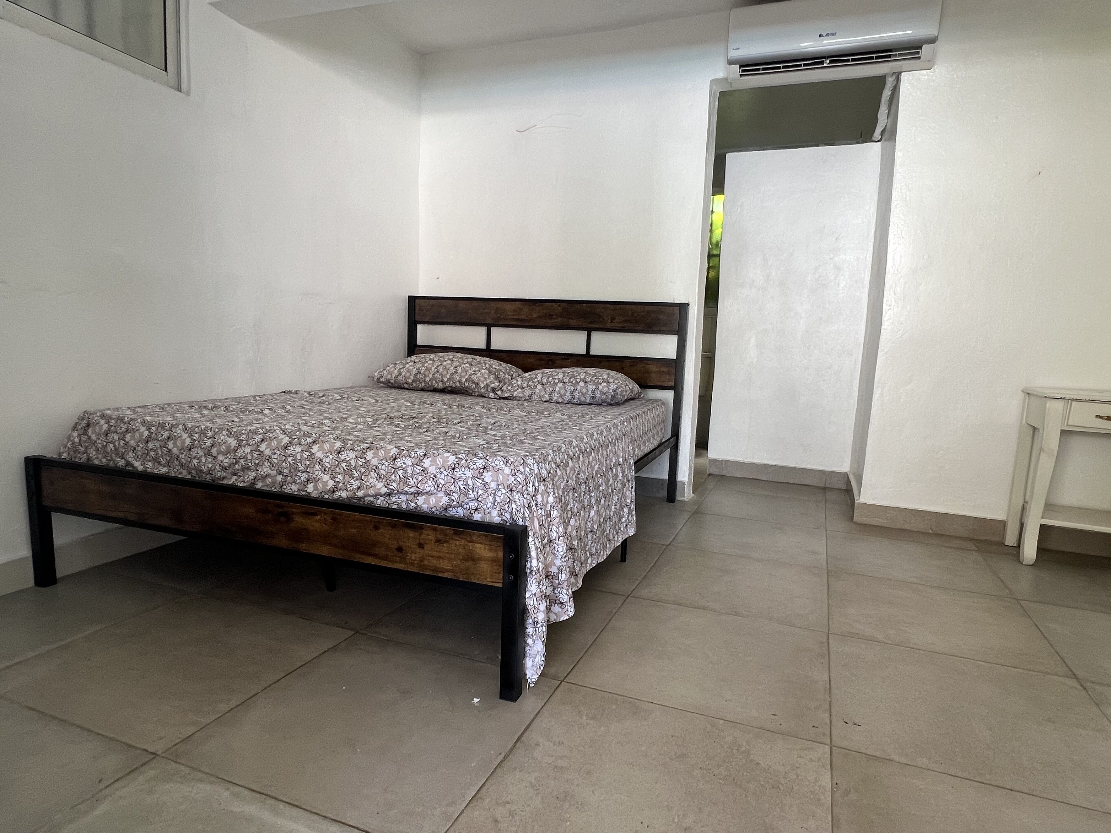 4 bedrooms, iron/ironing board, WiFi, wheelchair access