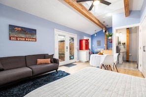 1 bedroom, iron/ironing board, free WiFi, bed sheets