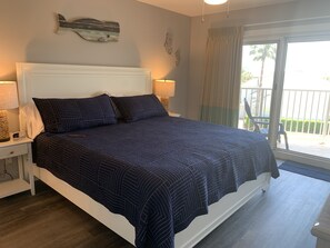 2 bedrooms, iron/ironing board, free WiFi, bed sheets - NEW! Newly updated 2 bedroom 2 bath condo - 2 minute walk to beach. (Miramar Beach)