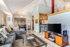 TV, caminetto, lettore DVD