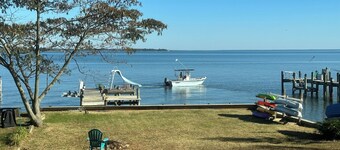 Waterfront Island Cottage with Loft and Private Pier