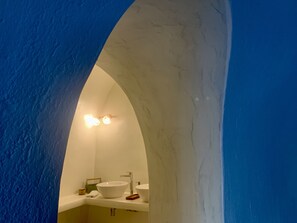 Standard Studio Suite | Bathroom | Shower, hair dryer, bathrobes, slippers - White Curves (Santorini)