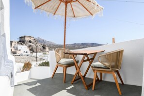 Exterior - White Curves (Santorini)