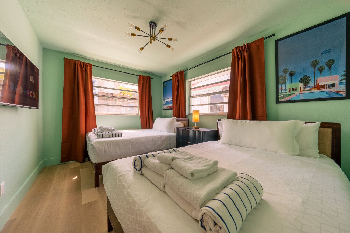 2 bedrooms, desk, iron/ironing board, WiFi