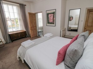 1 bedroom, individually decorated, individually furnished, free WiFi
