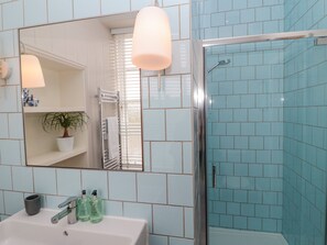 Cottage | Bathroom