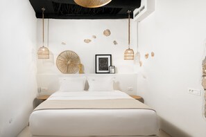 2 chambres, coffre-fort, fer et planche à repasser