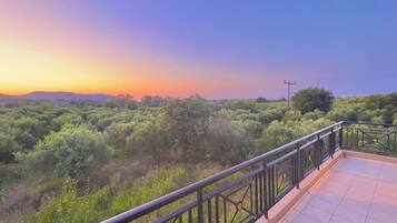 Romantic Double or Twin Room, 1 Bedroom, Non Smoking, Mountain View | Terrace/patio