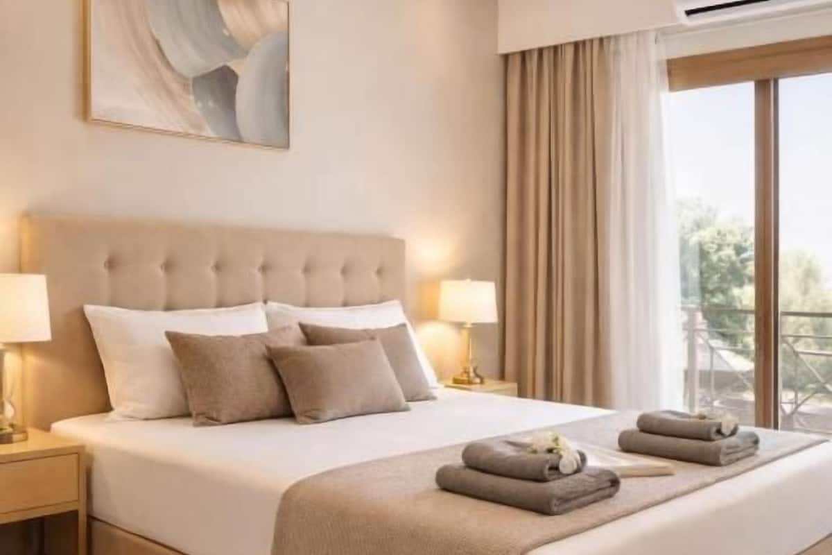 Family Triple Room, 1 Bedroom, Non Smoking, Mountain View | Egyptian cotton sheets, premium bedding, down comforters