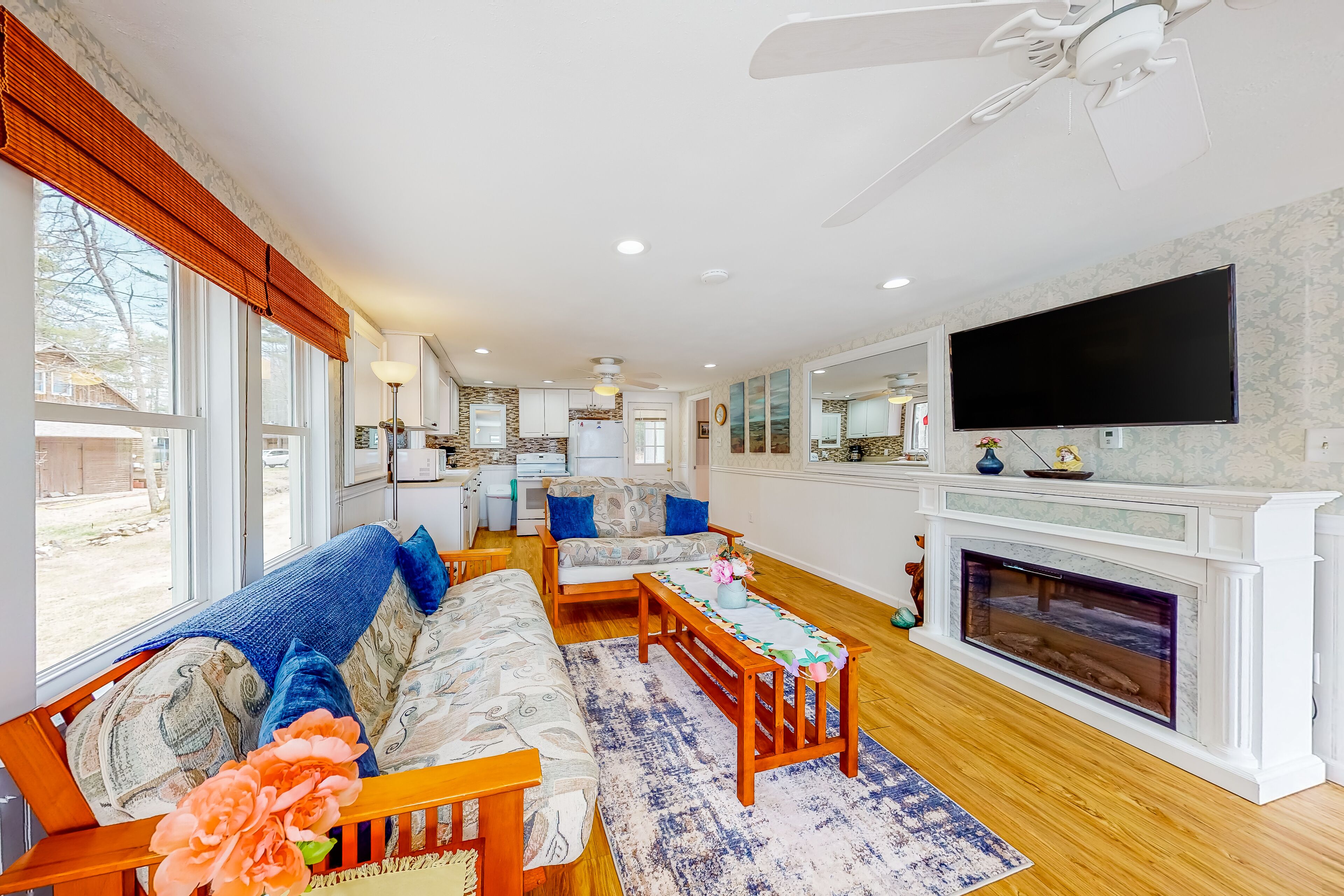 Télévision, cheminée