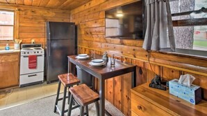 Unclassified image, 5 of 20, button - Cabin 1 — Cozy King Cabin in the Pines (Lakeside)