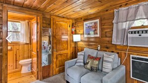 Unclassified image, 4 of 20, button - Cabin 1 — Cozy King Cabin in the Pines (Lakeside)