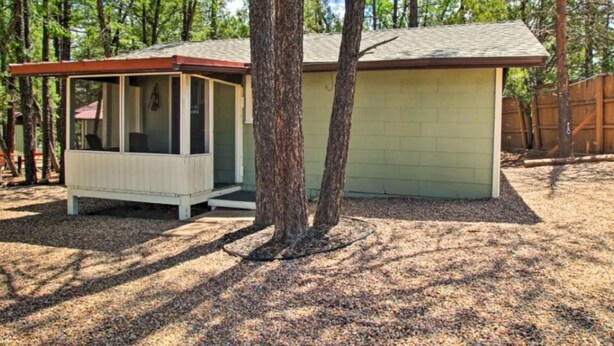Unclassified image, 1 of 20, button - Cabin 1 — Cozy King Cabin in the Pines (Lakeside)