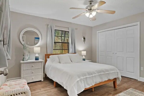 3 bedrooms, iron/ironing board, free WiFi, bed sheets