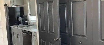 Khyla-NEW tiny home with shared fishing pond