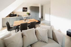 Fernseher, Stereoanlage