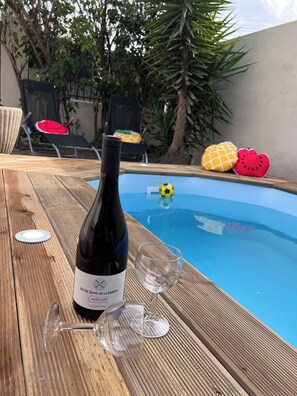 حمّام سباحة خارجي