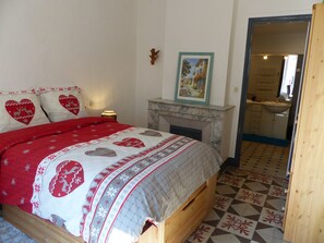 2 Schlafzimmer, Schreibtisch, Bügeleisen/Bügelbrett, kostenloses WLAN