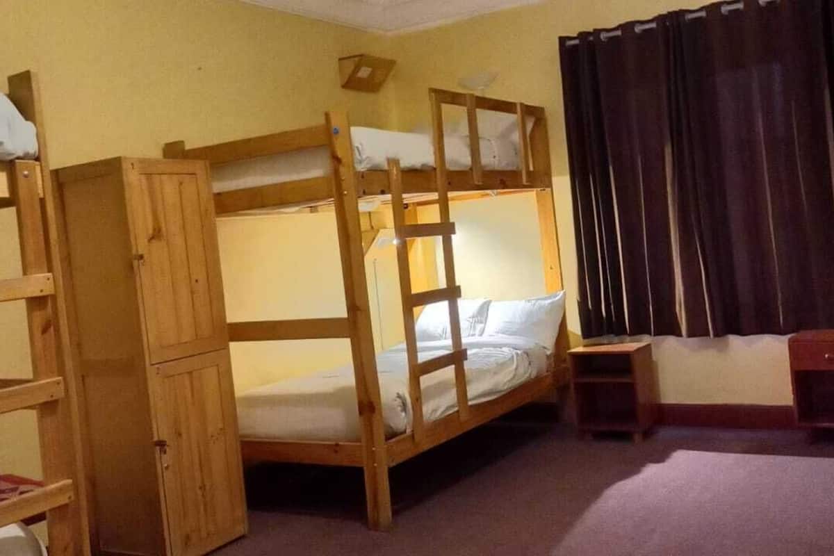 Classic Triple Room | 1 bedroom, premium bedding, down comforters, pillowtop beds