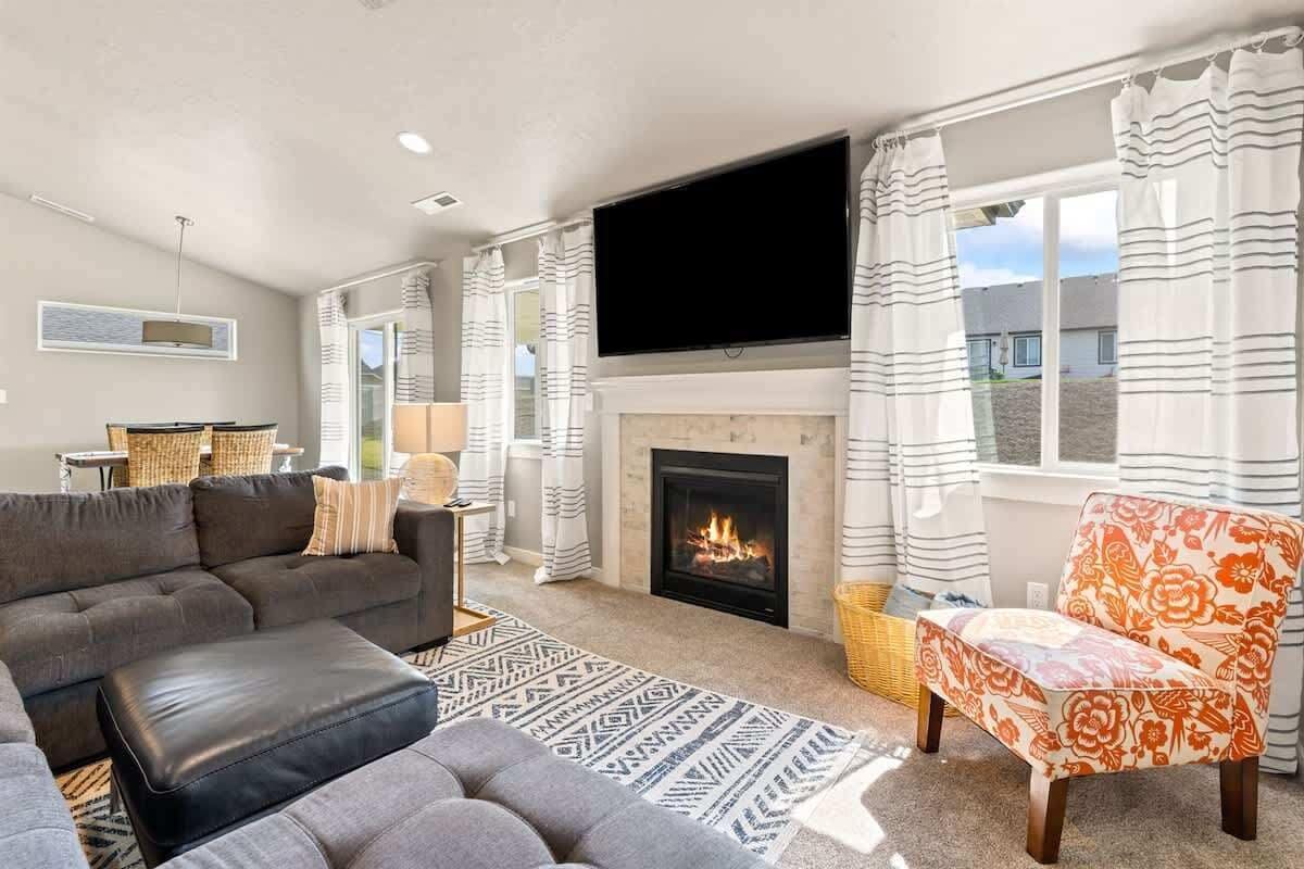 Smart TV, fireplace, streaming services, offices