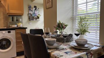 Cottage | Private kitchen | Fridge, microwave, dishwasher, electric kettle