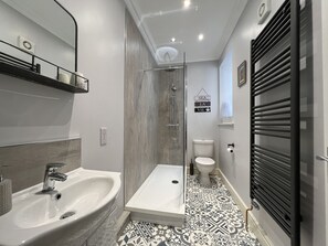 Casa de campo | Baño | Ducha y secador de pelo