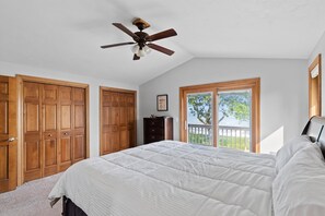 3 bedrooms, in-room safe, free WiFi, bed sheets
