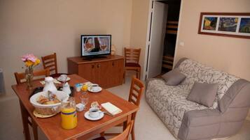 Apartemen | 1 kamar tidur, Wi-Fi gratis, dan seprai linen