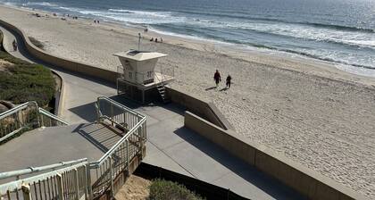 Beachside condo #B with 2bd /2 bath