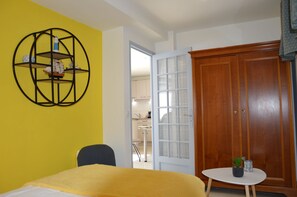 2 bedrooms, desk, iron/ironing board, travel cot