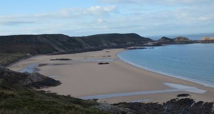 Gßte accessible PMR, calme, TT confort, idéalement situé en Bretagne, 15km plage