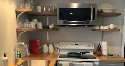 Adorable East Memphis Guesthouse
