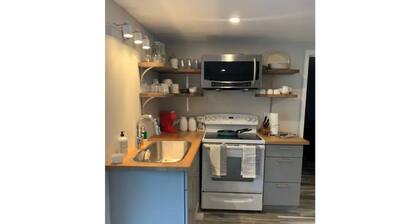 Adorable East Memphis Guesthouse