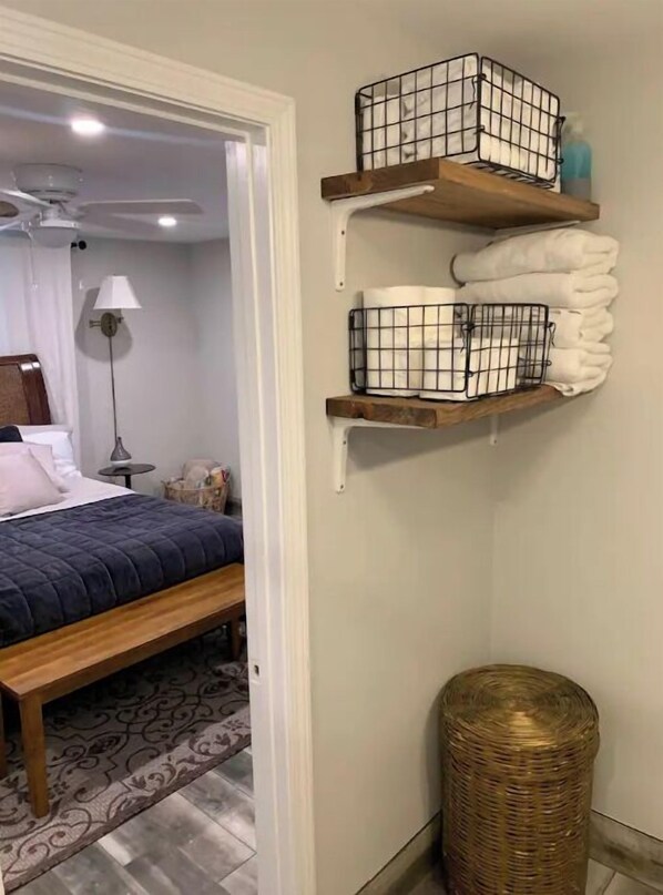 1 Schlafzimmer, Bügeleisen/Bügelbrett, kostenloses WLAN, Bettwäsche