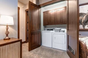 Interior - Abode at Big Moose Yacht Club, heart of Park City Old Town (Park City)