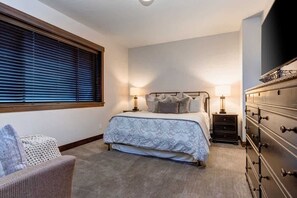 3 bedrooms, iron/ironing board, WiFi, bed sheets - Abode at Big Moose Yacht Club, heart of Park City Old Town (Park City)