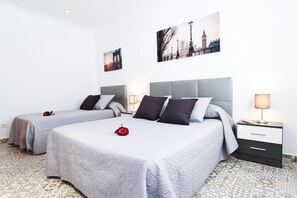 4 habitaciones, tabla de planchar con plancha y wifi gratis 