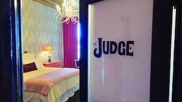 Room, 1 King Bed | Pillow-top beds, individually decorated, individually furnished