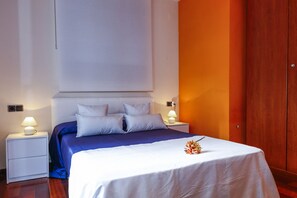 4 bedrooms, iron/ironing board, free WiFi, bed sheets - Villa GIRASOL (Cambrils)
