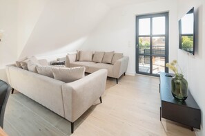 TV, stereo - Suite Ost | Direkte Wasserlage (Greetsiel (Krummhörn))