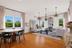 Dining - Bouldin 6 bedroom with heated pool (Austin)