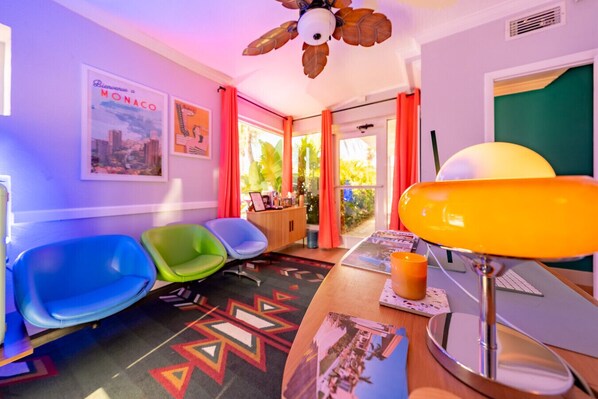 Interior - 140 · Groove is in the Heart: Your Retro Chic Apartment (Clearwater)