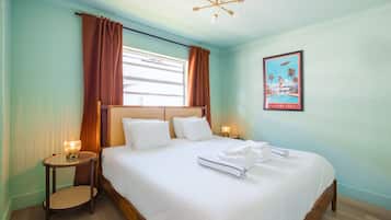 2 habitaciones, escritorio, tabla de planchar con plancha y wifi