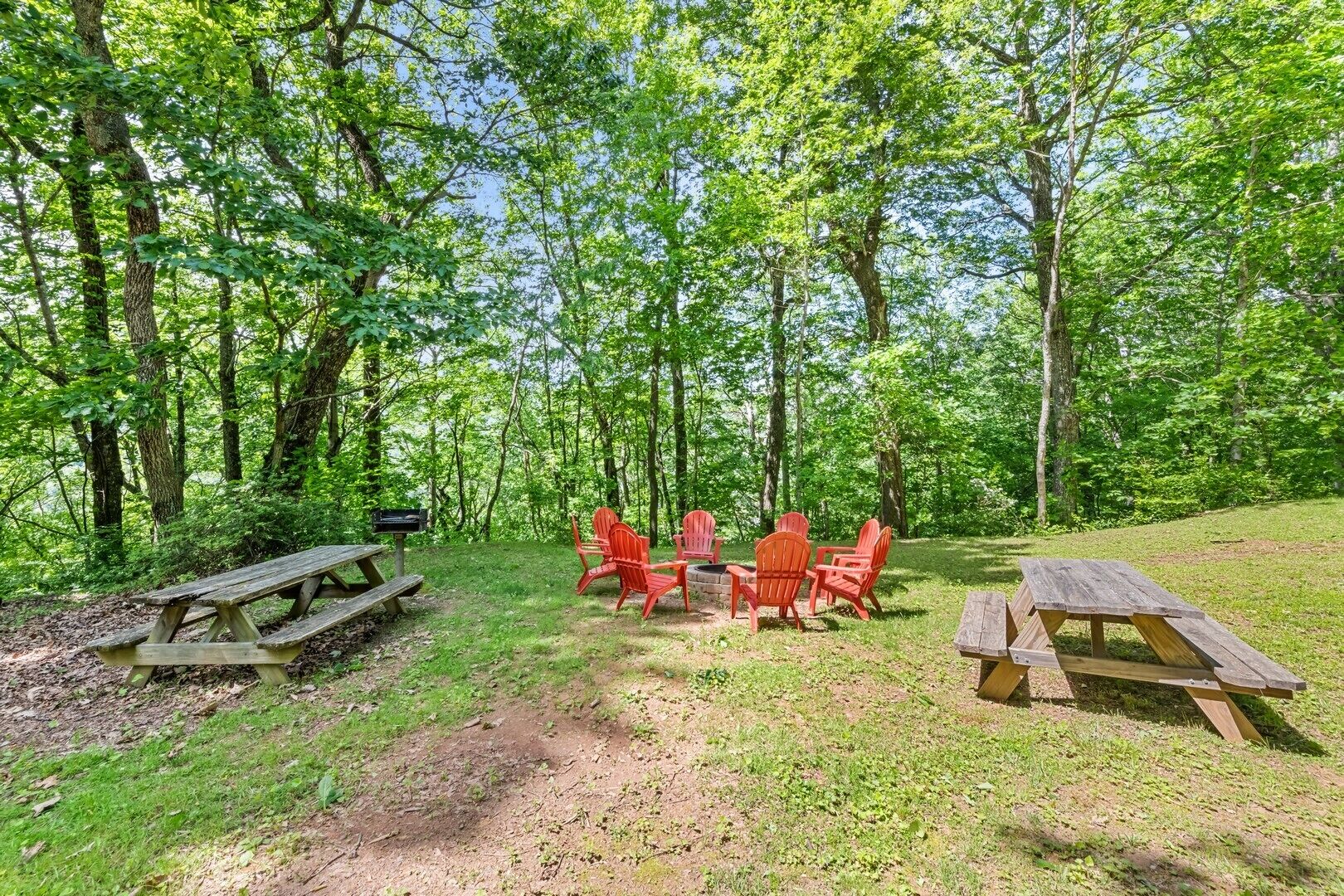 Outdoor firepit and picnic tables