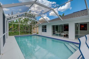 Outdoor pool, a heated pool