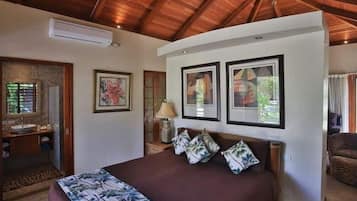 3 bedrooms, in-room safe, desk, iron/ironing board